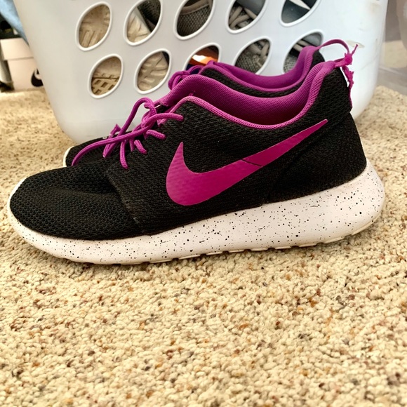 Custom Nike Roshe Shoes - Picture 1 of 4